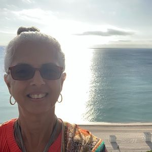 Meet your Posher, Iris